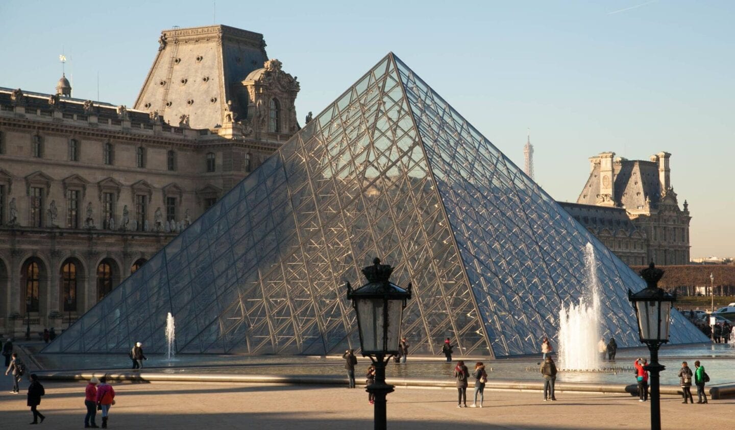 One Hour in the Louvre, Paris - Is it Worth it? www.minitravellers.co.uk
