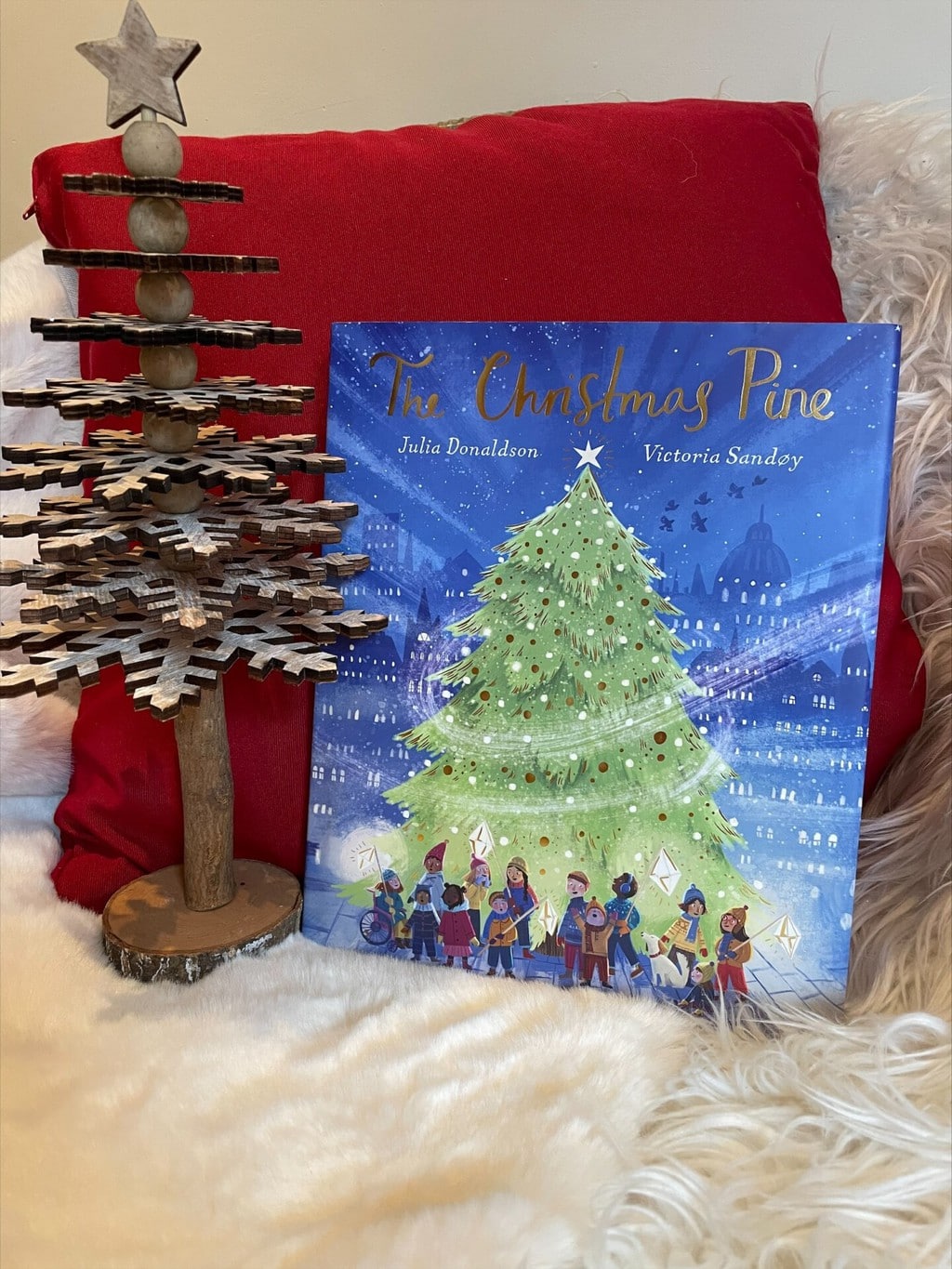 The Christmas Pine – Julia Donaldson (author), Victoria Sandoy (illustrator), Alison Green Books (imprint of Scholastic) (publisher)