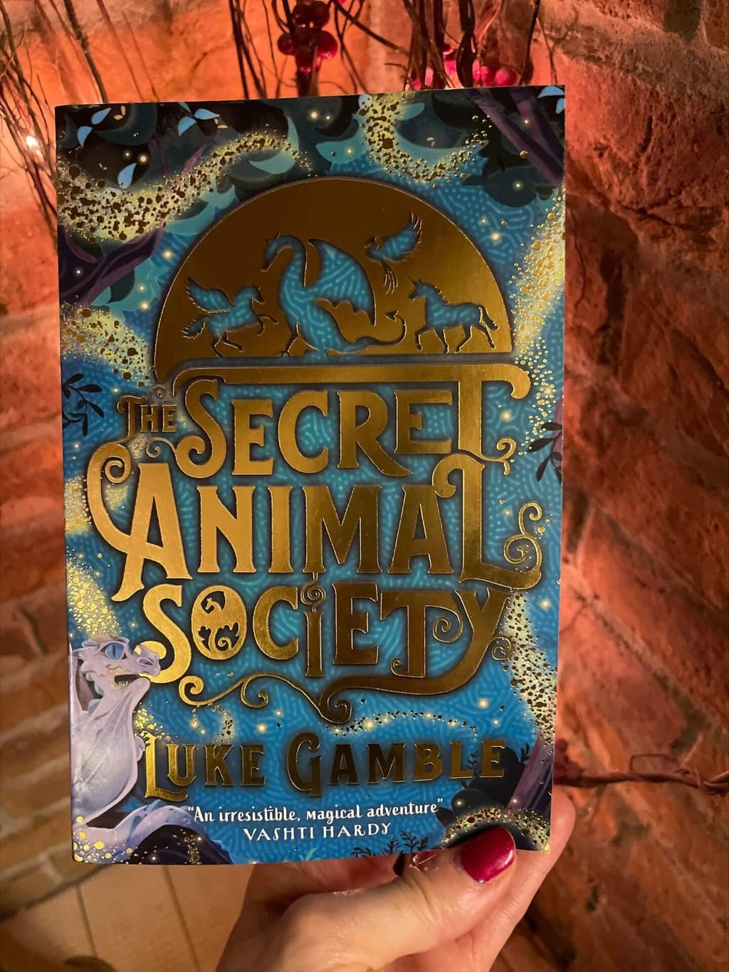 cret Animal Society – Luke Gamble (author), Jane Pica (illustrator, Scholastic Children’s Books (publisher), recommended reading age:  9-14 years