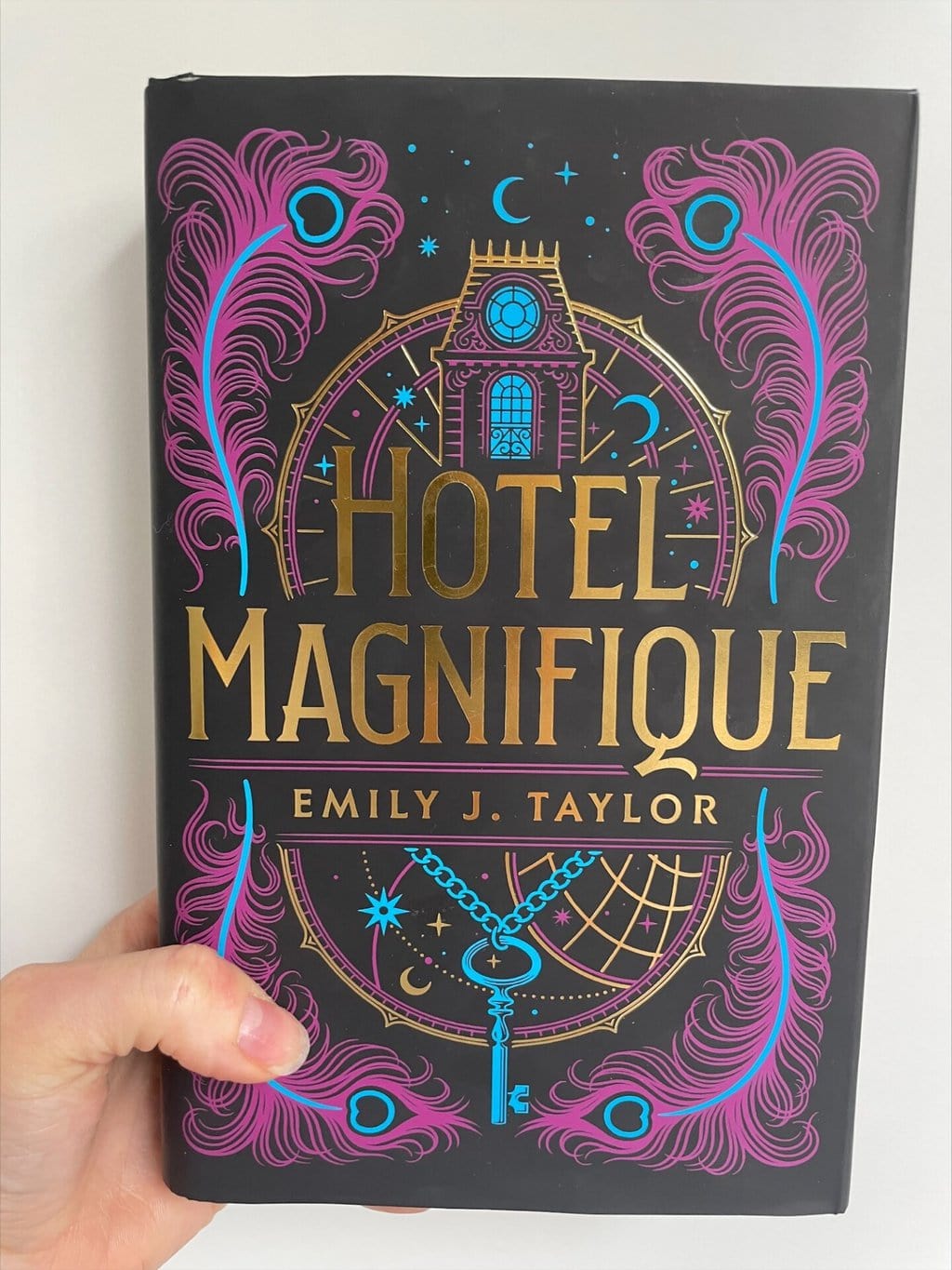 Hotel Magnifique – Emily J. Taylor
